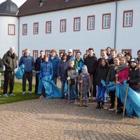 Handballer aller Altersklassen engagiert bei dem Projekt "Saubere Landschaft"
