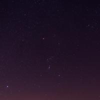Unser Sternbild Orion mit dem ihn umgebenden Wintersternbildern. (von links oben nach rechts oben) Zwillinge, Kleiner Hund, Groß
