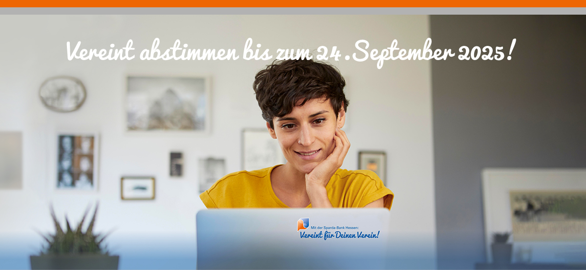 Bild Frau vorm Laptop Format Desktop