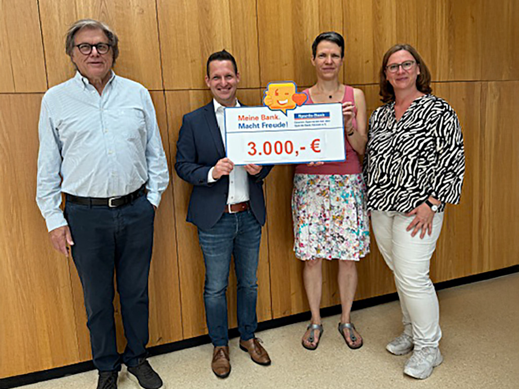 Bildung Platz 2: Förderverein des Gymnasiums Riedberg Frankfurt am Main e. V. für das Projekt „Offenes Ohr – Projekte zur mentalen Gesundheit“