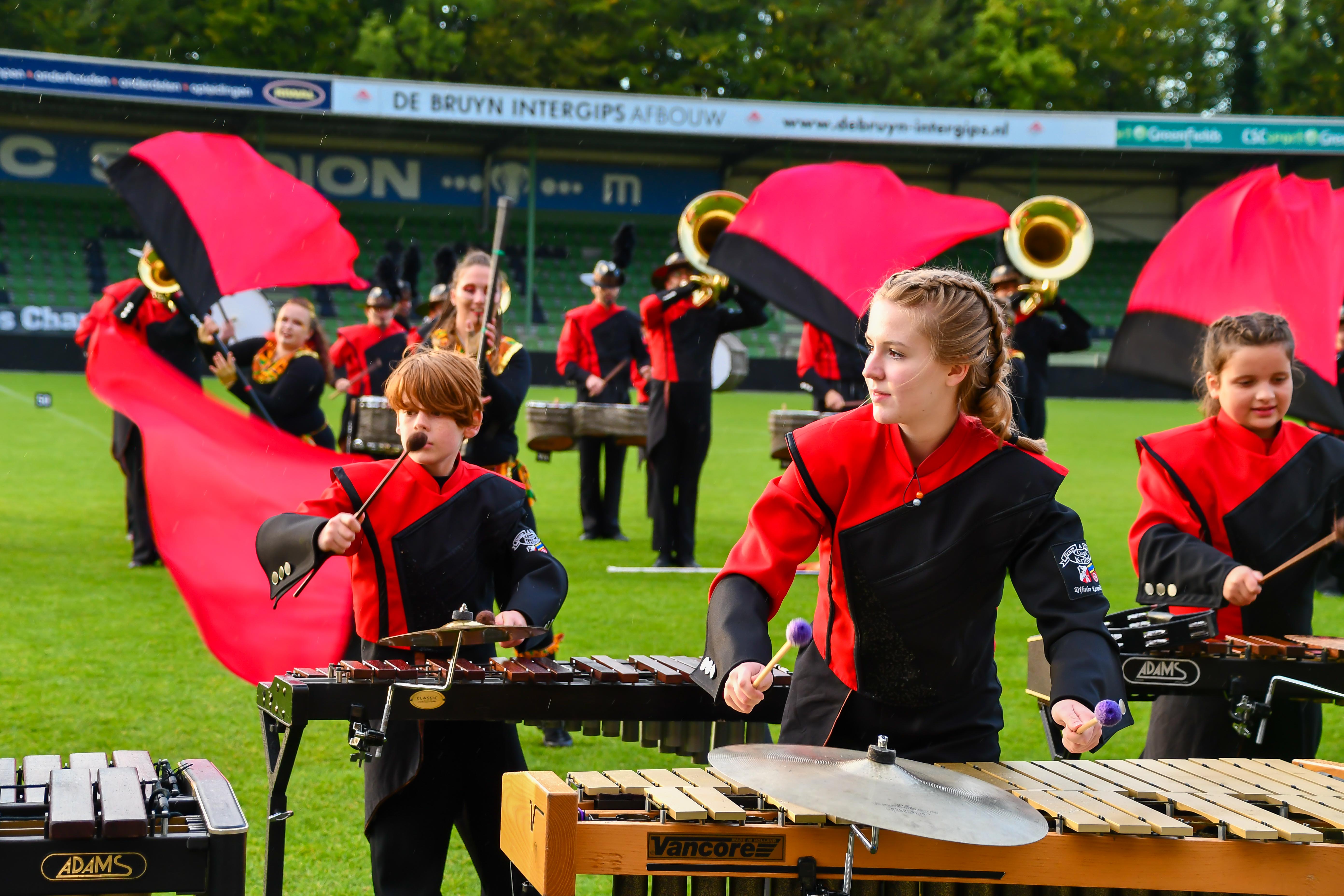 Galerie Neue Instrumente für das Brass & Drum Corps Kriftel sparda